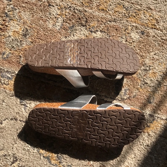 Madden Girl Sandals- new condition - Picture 3 of 5